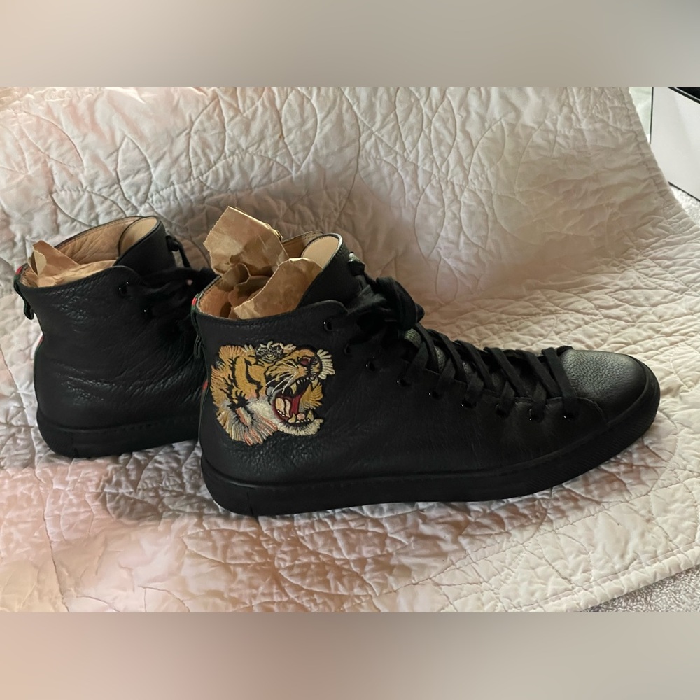 GUCCI Black and gold (Yellow) High-Top Sneakers with Tiger Design